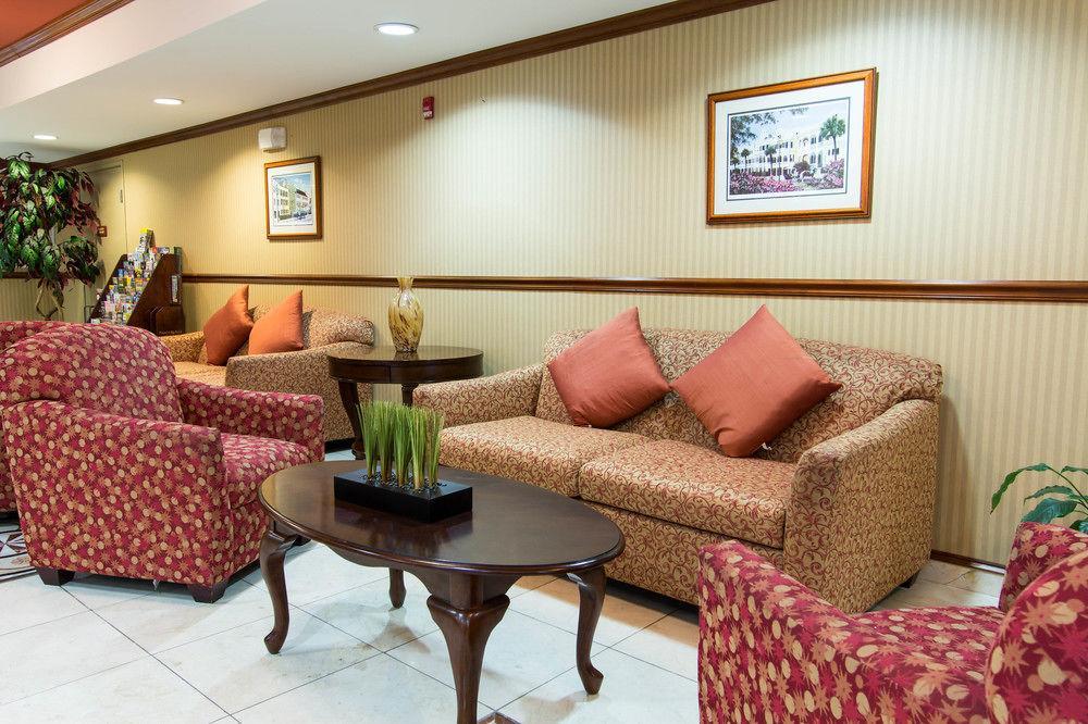 נורת' צ'רלסטון Comfort Inn & Suites Airport Convention Center מראה חיצוני תמונה