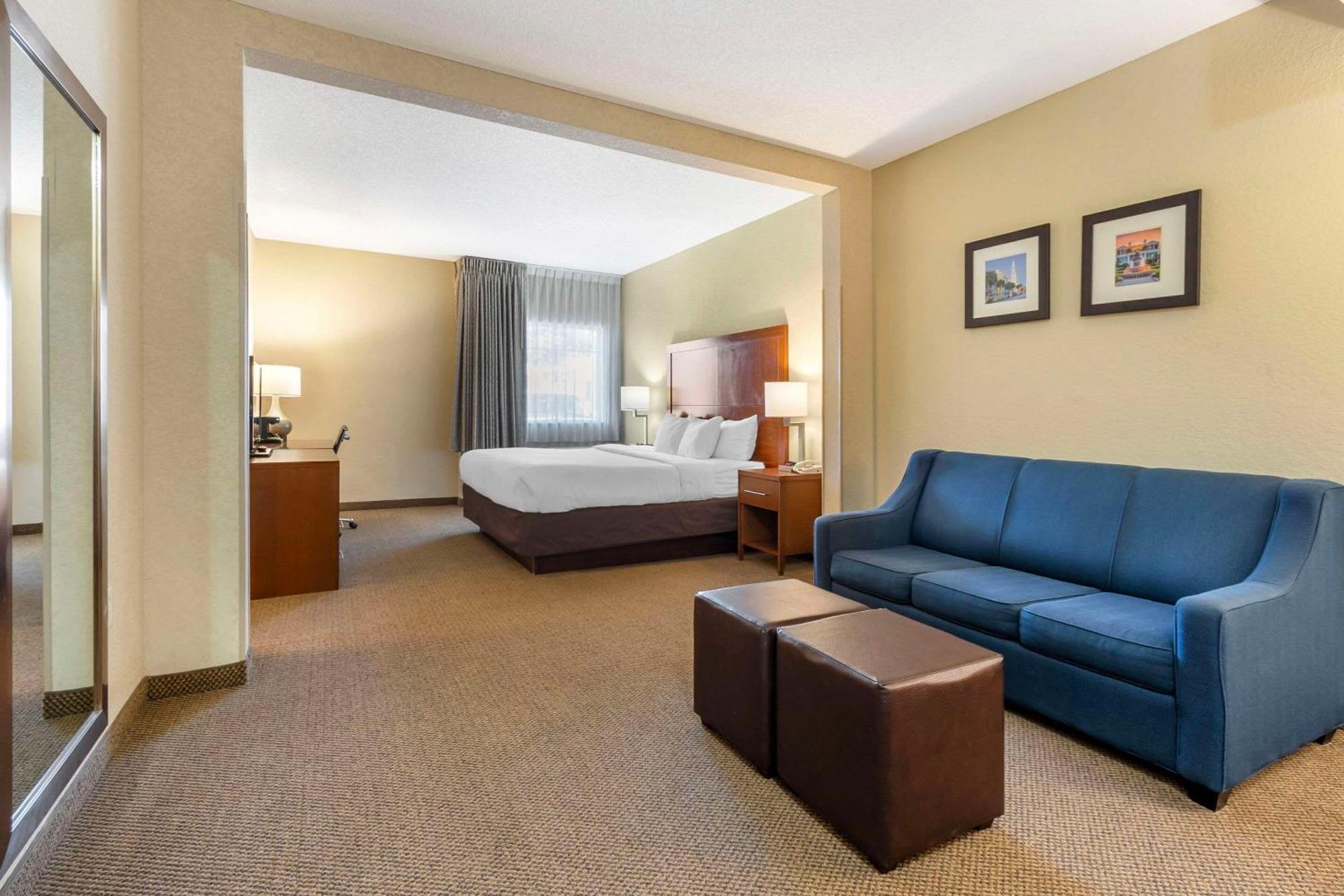 נורת' צ'רלסטון Comfort Inn & Suites Airport Convention Center מראה חיצוני תמונה