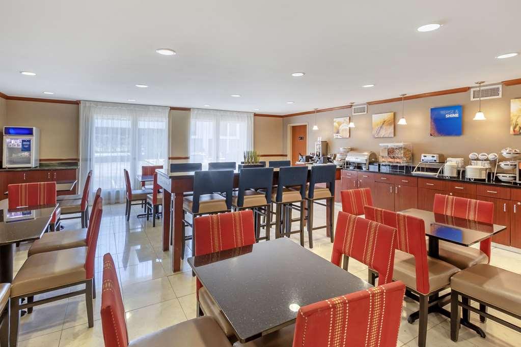 צ'רלסטון Comfort Inn & Suites Airport Convention Center מסעדה תמונה