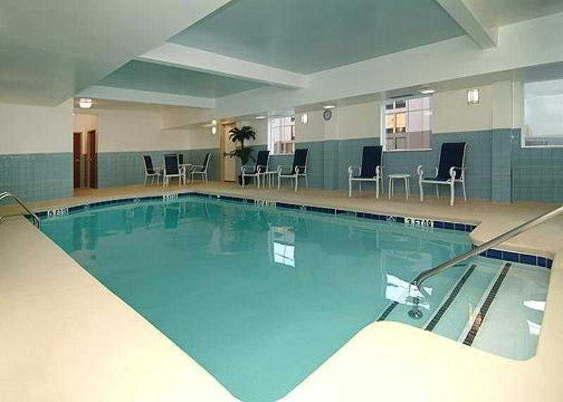 נורת' צ'רלסטון Comfort Inn & Suites Airport Convention Center מראה חיצוני תמונה